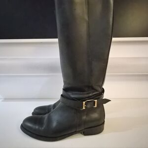 Elegant Black Leather Riding Boots